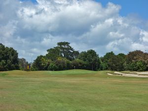 Titirangi 9th Approach